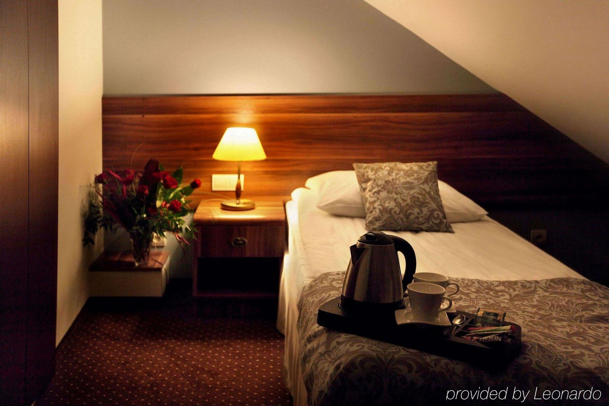 Hotel Wit Stwosz Kraków Rum bild