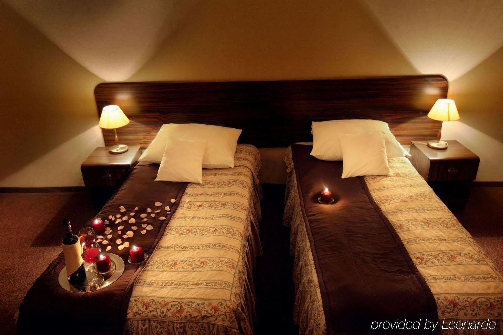 Hotel Wit Stwosz Kraków Rum bild